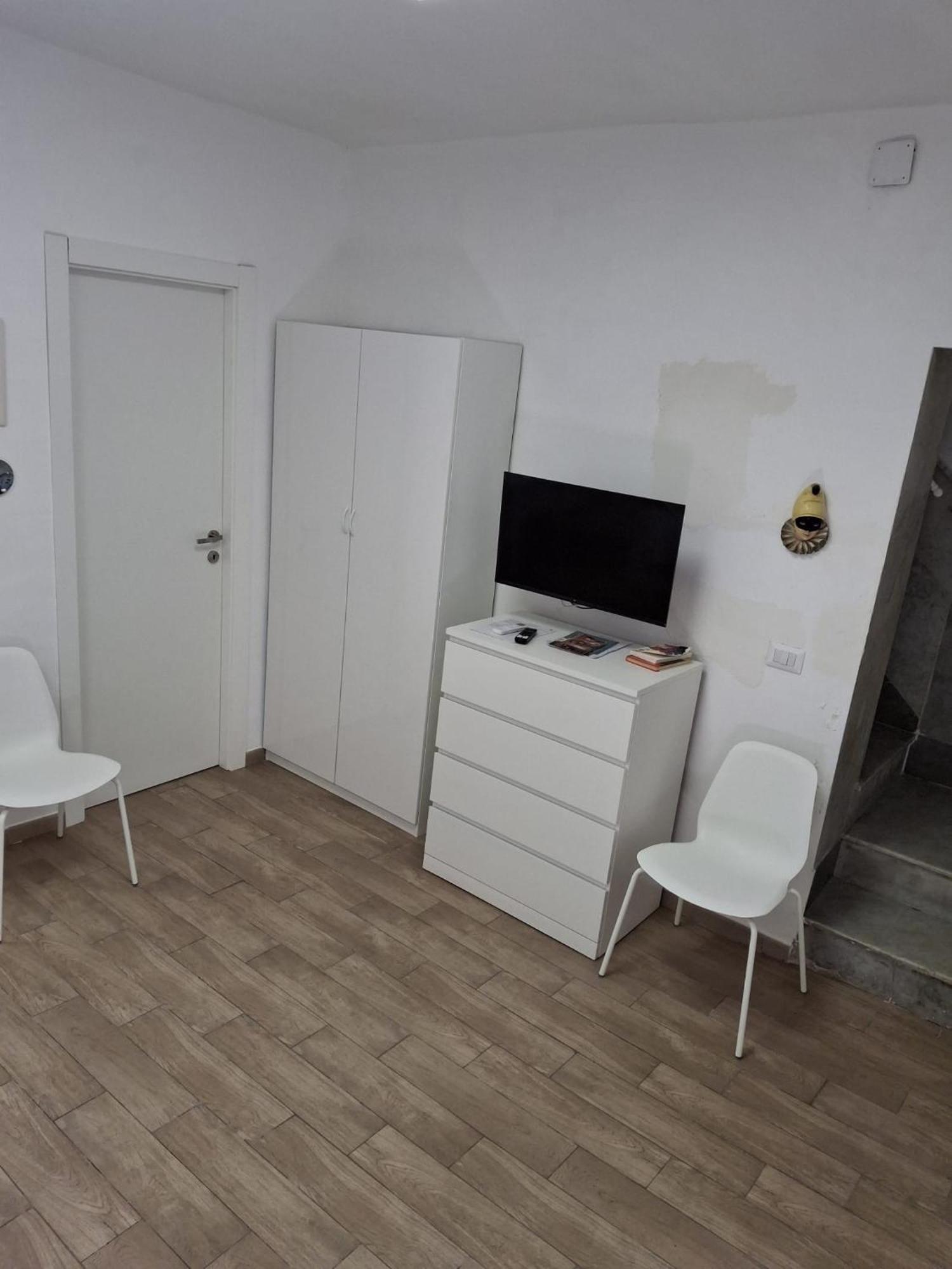 Appartamento Salvatore Tommasi 43 Centro Storico *